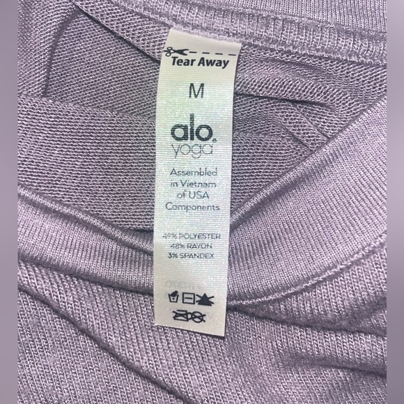π§π½ββοΈ Alo Yoga Pullover Glimpse Top - Lavender - Sz Medium - Picture 5 of 9